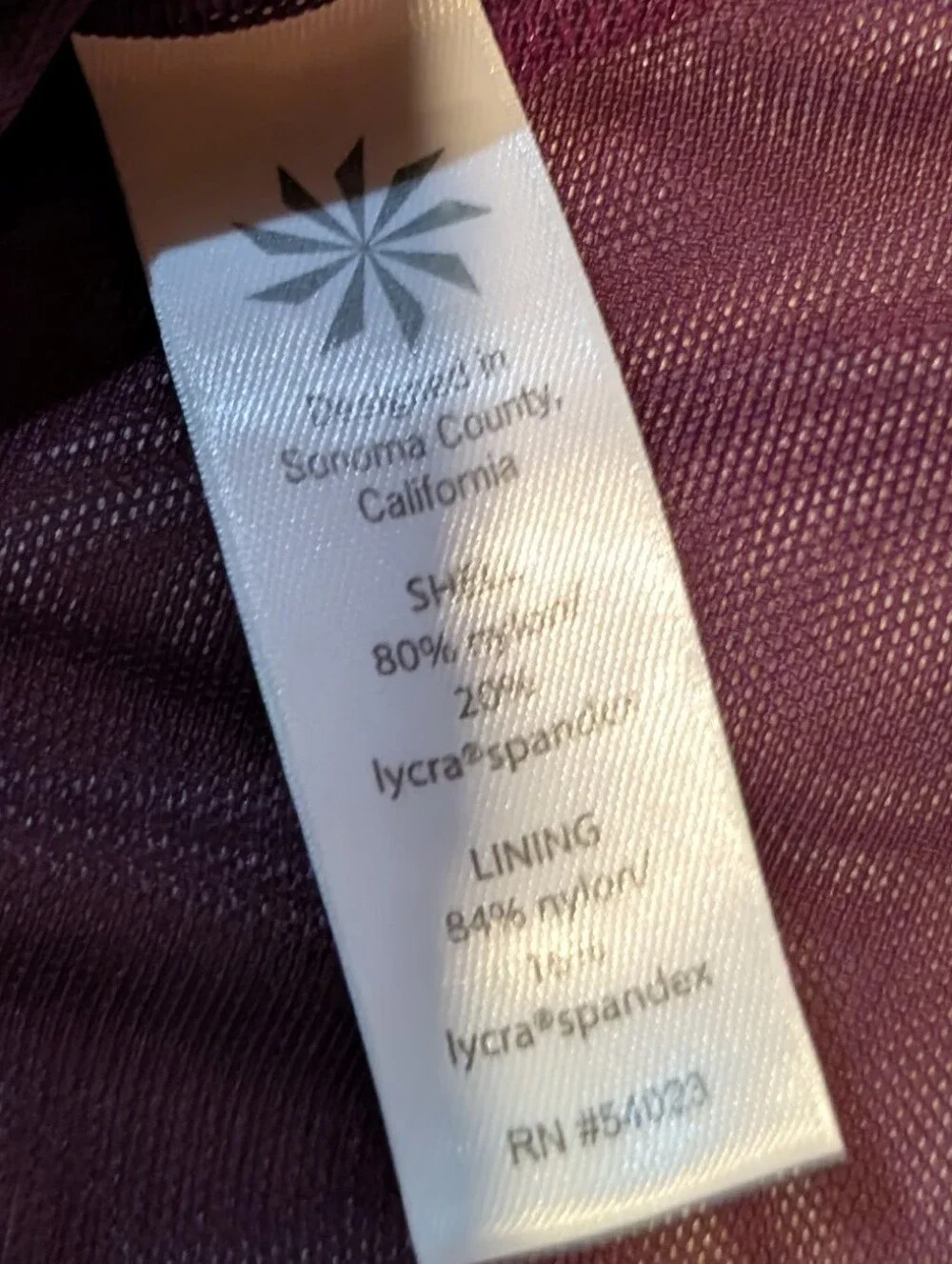 Athleta Marrakesh Patterned Swim Top Size 34 D/DD Fully Lined. Like New.